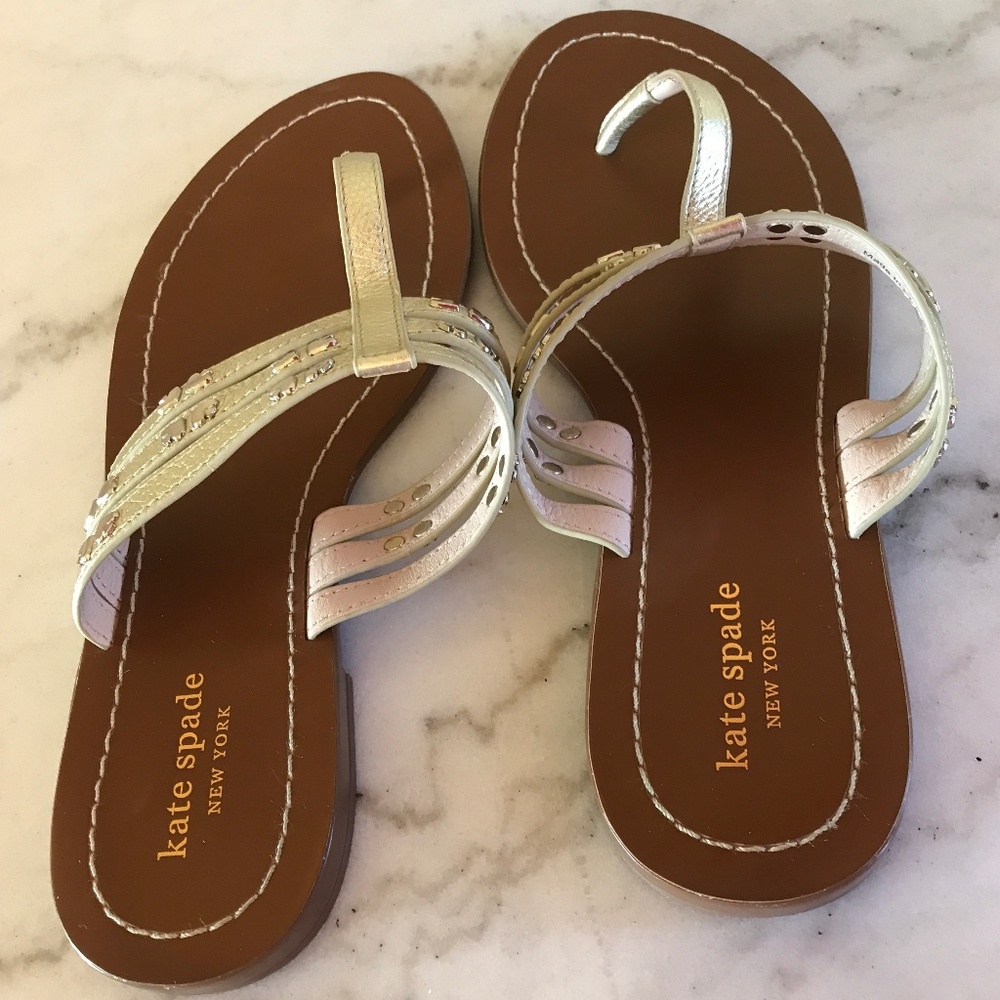 KATE SPADE PATENT LEATHER GOLD SANDAL - Picture 10 of 15